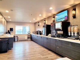 Free daily continental breakfast
