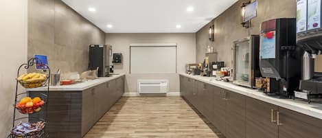 Ilmainen päivittäinen mannermainen aamiainen