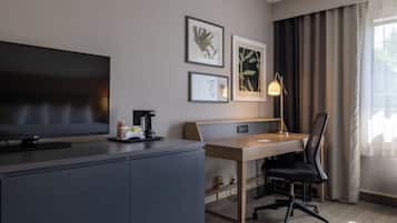 Caja de seguridad en la habitación y escritorio