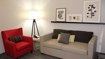 Caja de seguridad en la habitación y escritorio