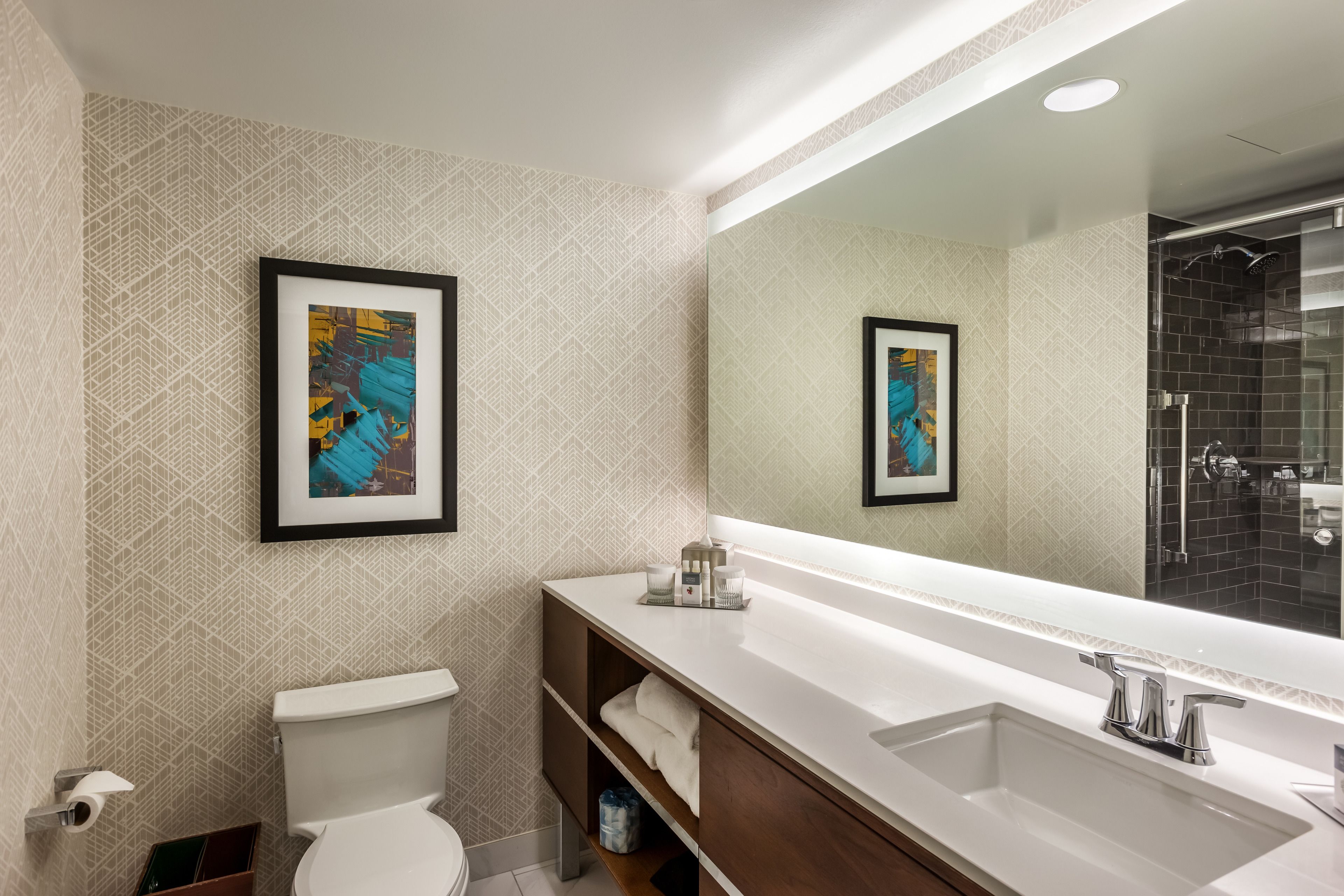 Photo - DoubleTree by Hilton Hotel & Suites Houston by the Galleria