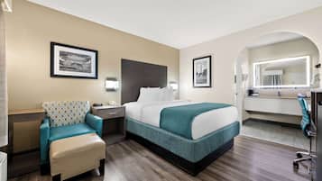 Standard Room, 1 Queen Bed, Non Smoking, Microwave | Desk, laptop workspace, soundproofing, iron/ironing board