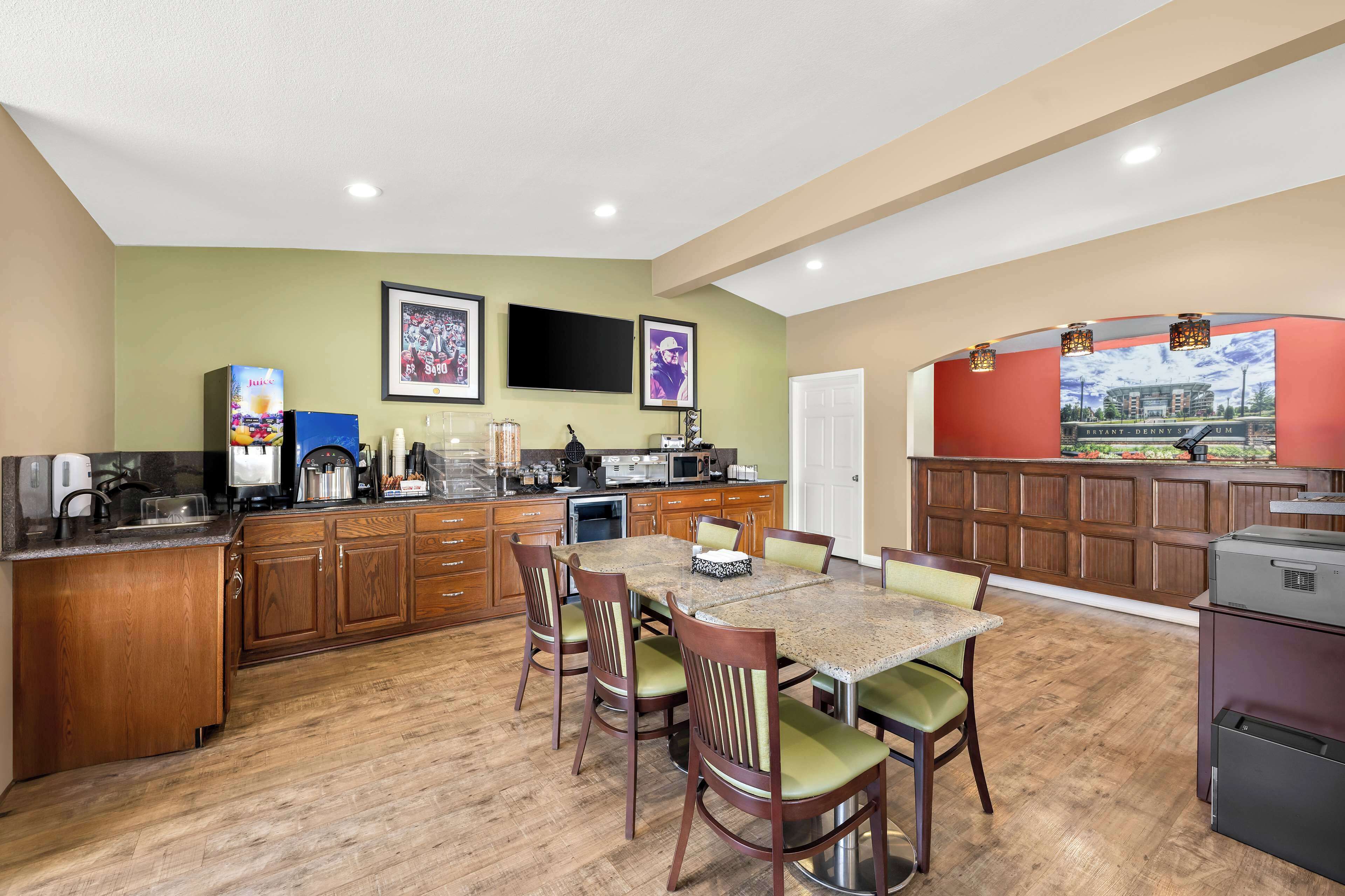 free daily continental breakfast