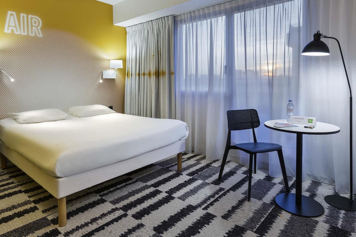 Quarto standard, 1 cama de casal | Escrivaninha, cortinas blackout, quartos à prova de som