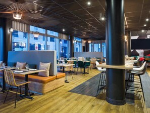 Breakfast, lunch, dinner served; Regional cuisine, alfresco dining  - ibis Styles Massy Opera Hotel (Massy)