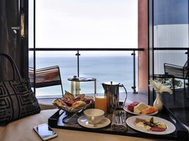 豪華客房, 海景 | 高級寢具、迷你吧、房內夾萬、遮光窗簾/窗簾