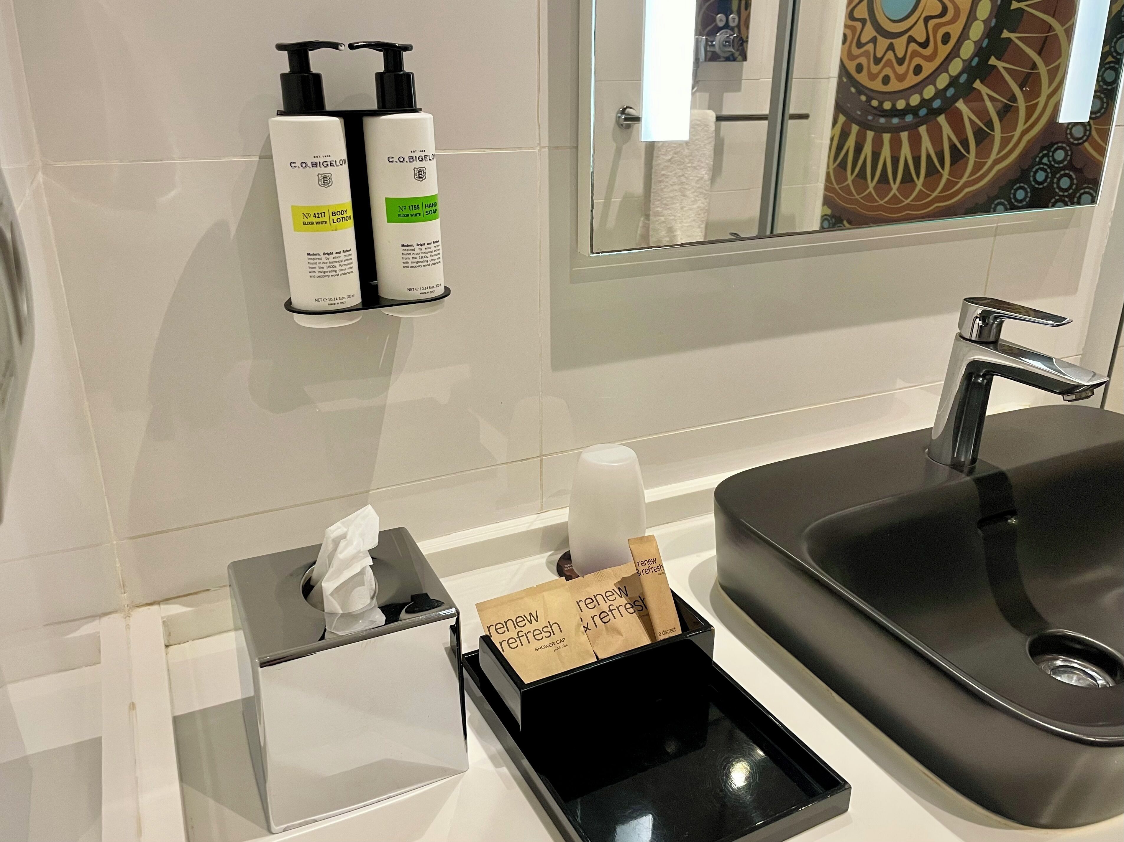 superior room, sea view (premium) | bathroom | designer toiletries, hair dryer, bathrobes, towels