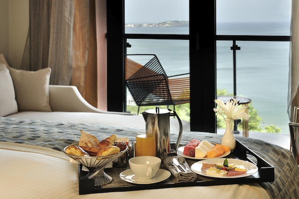 Premium bedding, minibar, in-room safe, blackout curtains
