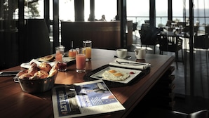 Daily buffet breakfast for a fee - Pullman Dakar Teranga (Dakar)