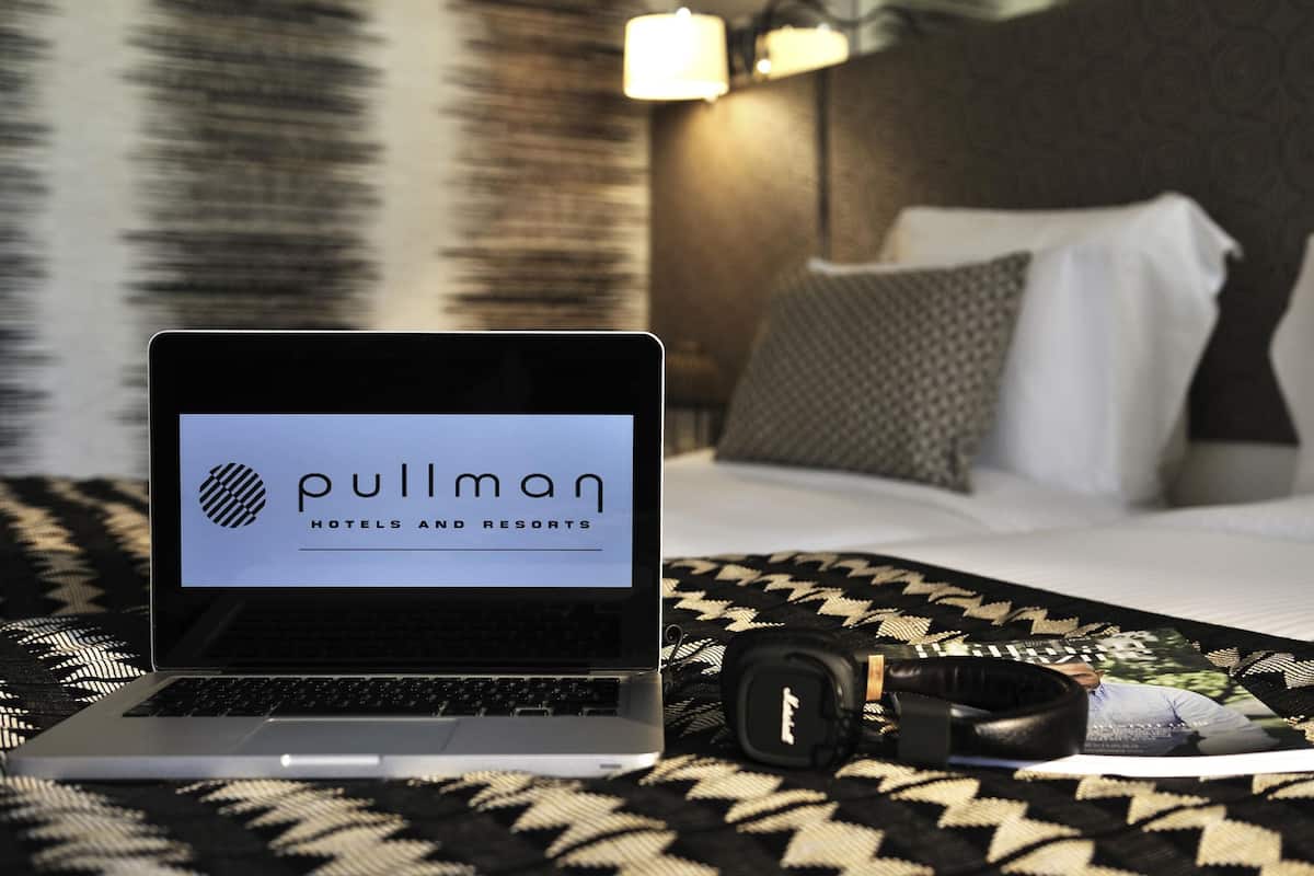 Superior Room, 2 Twin Beds, City View | Premium bedding, minibar, in-room safe, blackout drapes