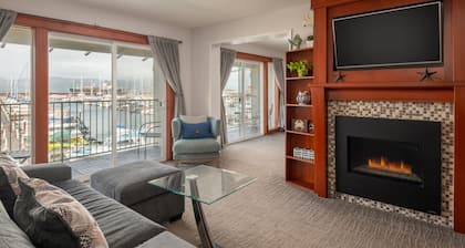 Astoria Riverwalk Inn