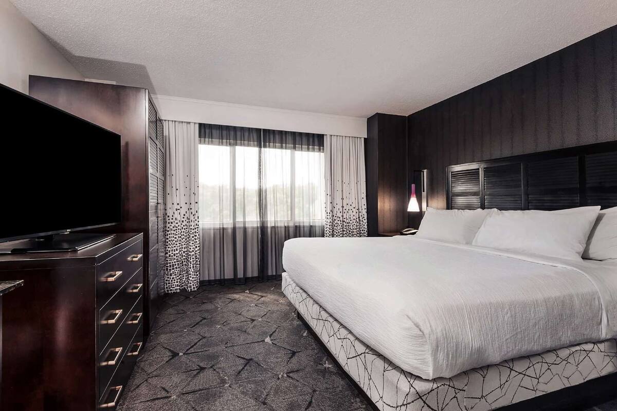 In-room safe, blackout drapes, soundproofing, cribs (free)