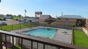 Alberca al aire libre por temporada