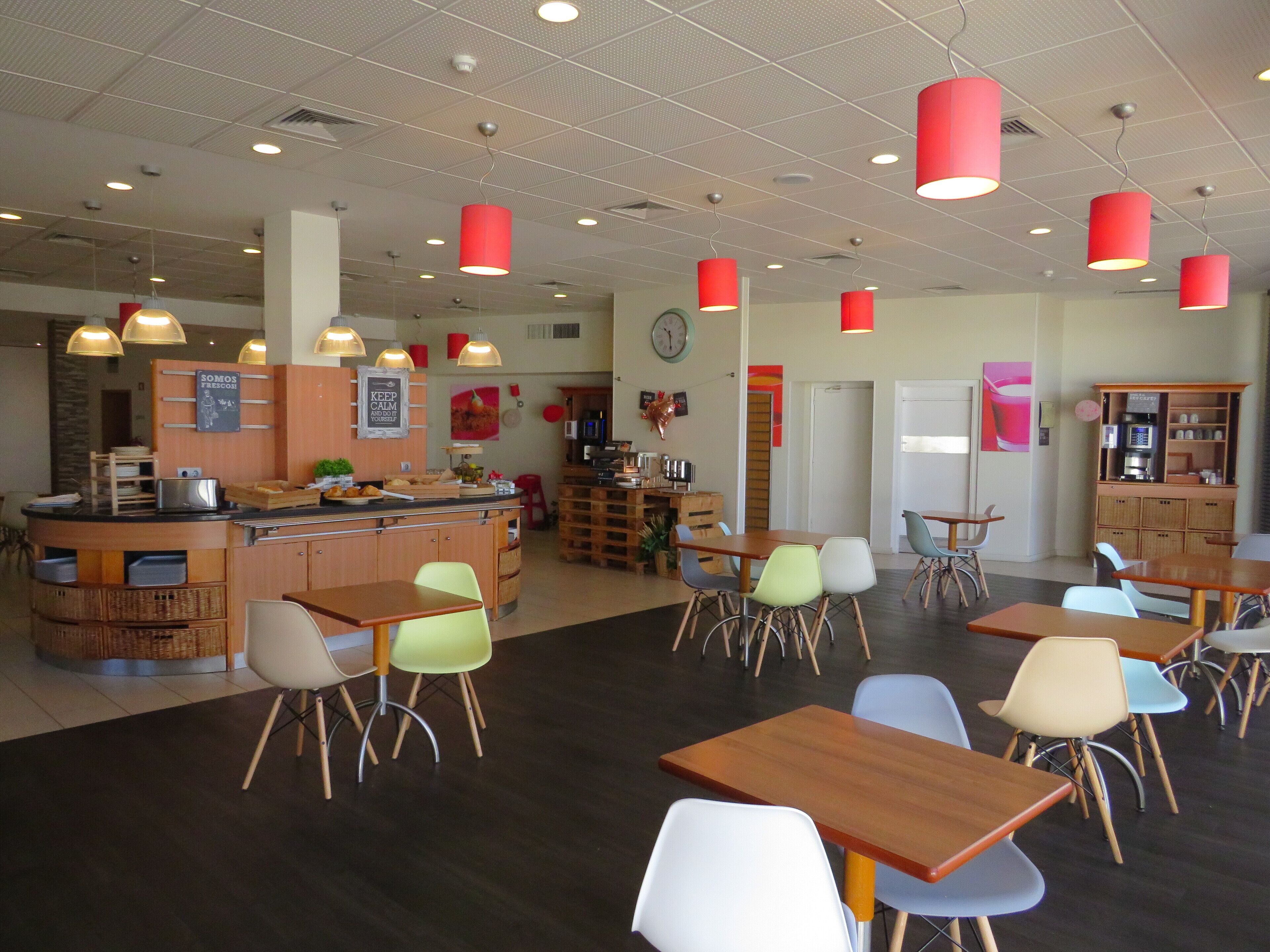 每日供应自助式早餐（每人 EUR 9.90）