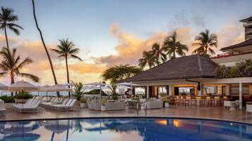 3 restaurants; breakfast, lunch, dinner, and brunch served