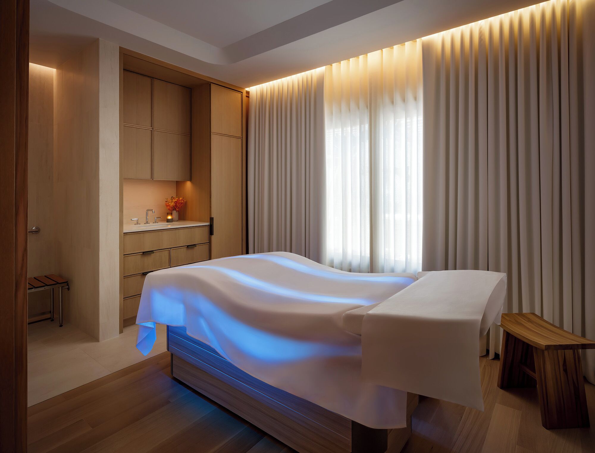 Couples treatment rooms, body treatments, hydrotherapy, aromatherapy
