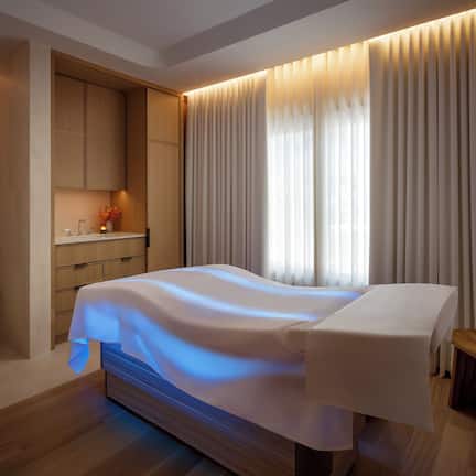 Couples treatment rooms, body treatments, hydrotherapy, aromatherapy
