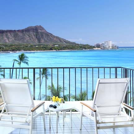 Premium bedding, in-room safe, desk, laptop workspace