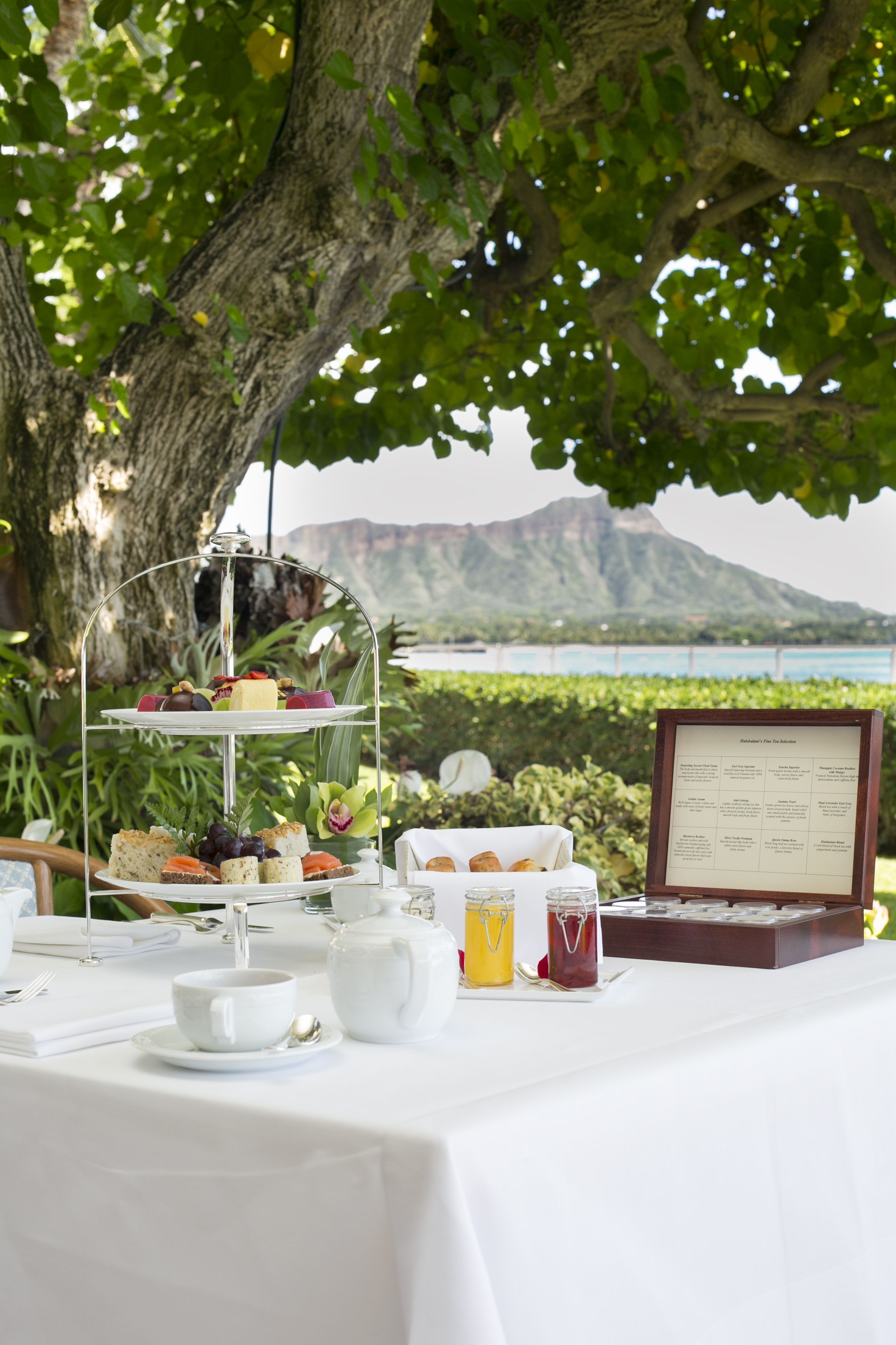 3 restaurants, breakfast, lunch, dinner served; mediterranean cuisine