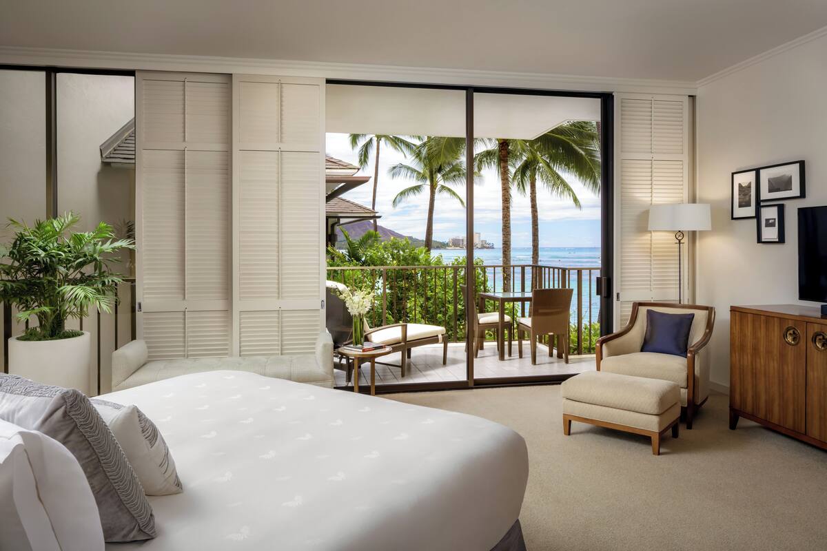 Executive Luxury Suite | Bộ đồ giường cao cấp, két bảo mật tại phòng, bàn 