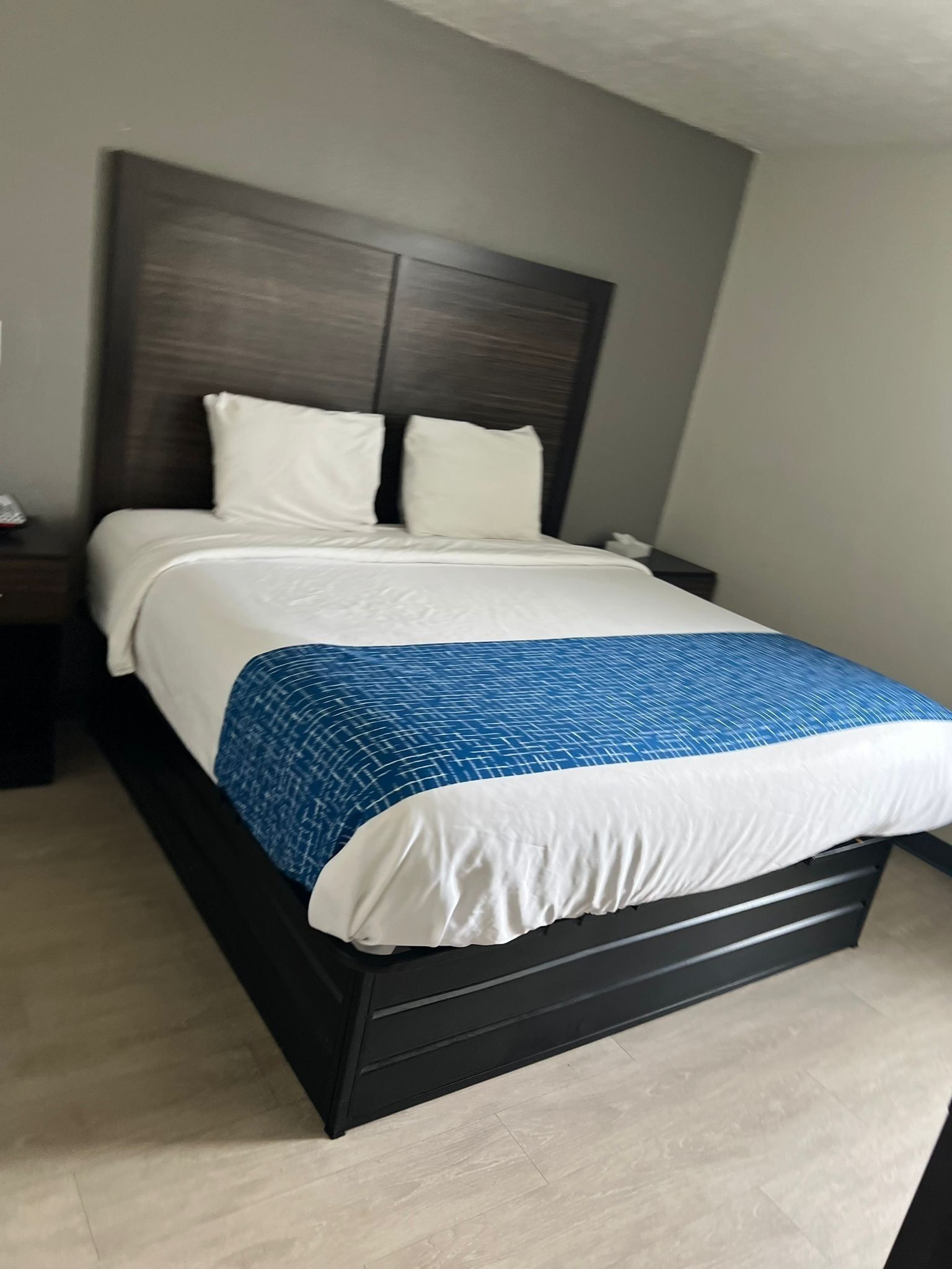 room, 1 king bed, non smoking | free wifi, bed sheets