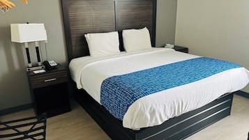Room, 1 King Bed, Non Smoking | Free WiFi, bed sheets