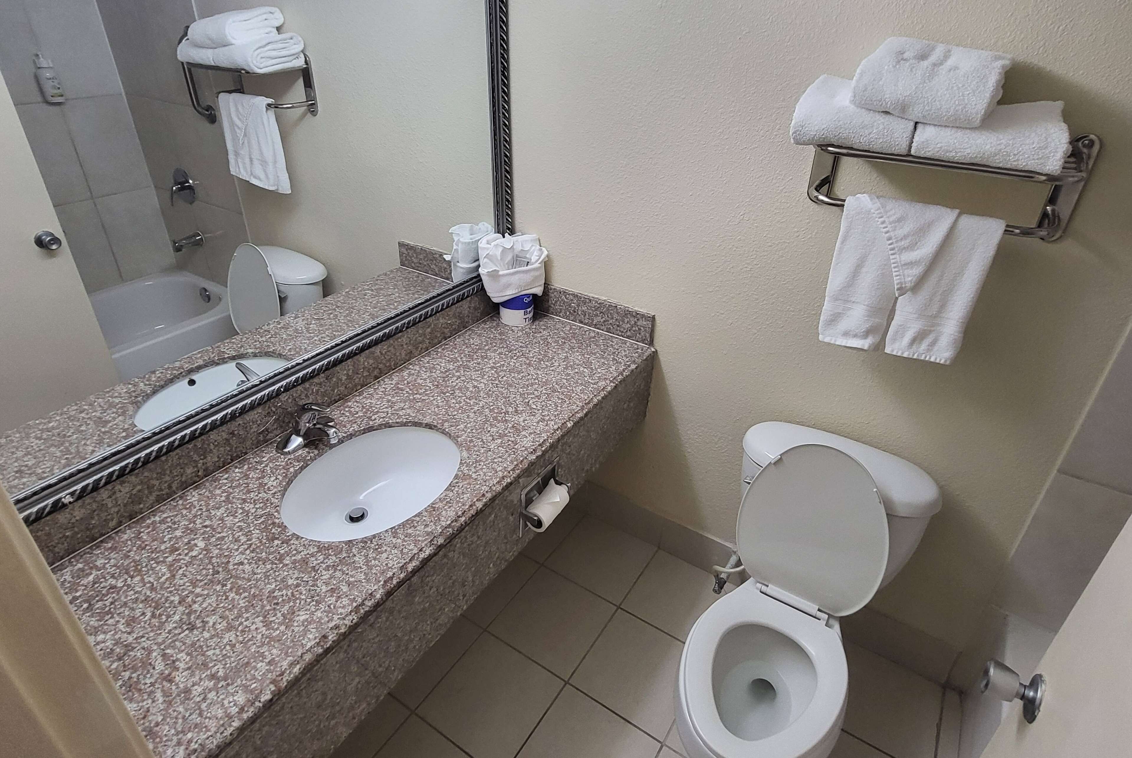 combined shower/bathtub, eco-friendly toiletries, hair dryer, towels