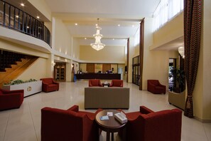 Lobby - Ramada by Wyndham Houston Intercontinental Airport East (Humble)