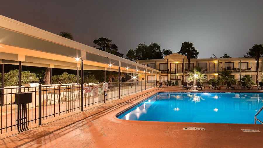 Ramada by Wyndham Houston Intercontinental Airport East