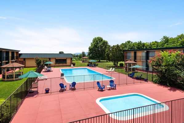 Seasonal outdoor pool