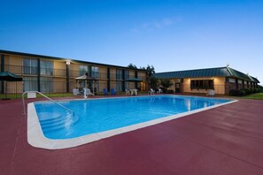 Seasonal outdoor pool