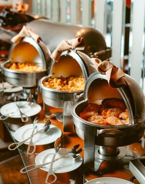 Free daily buffet breakfast - El Dorado Hotel (Cuenca)