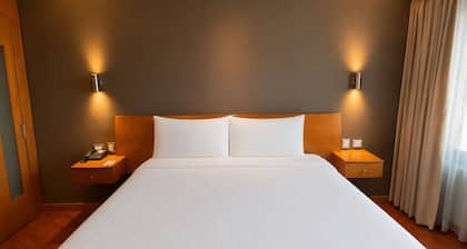 El Dorado Hotel