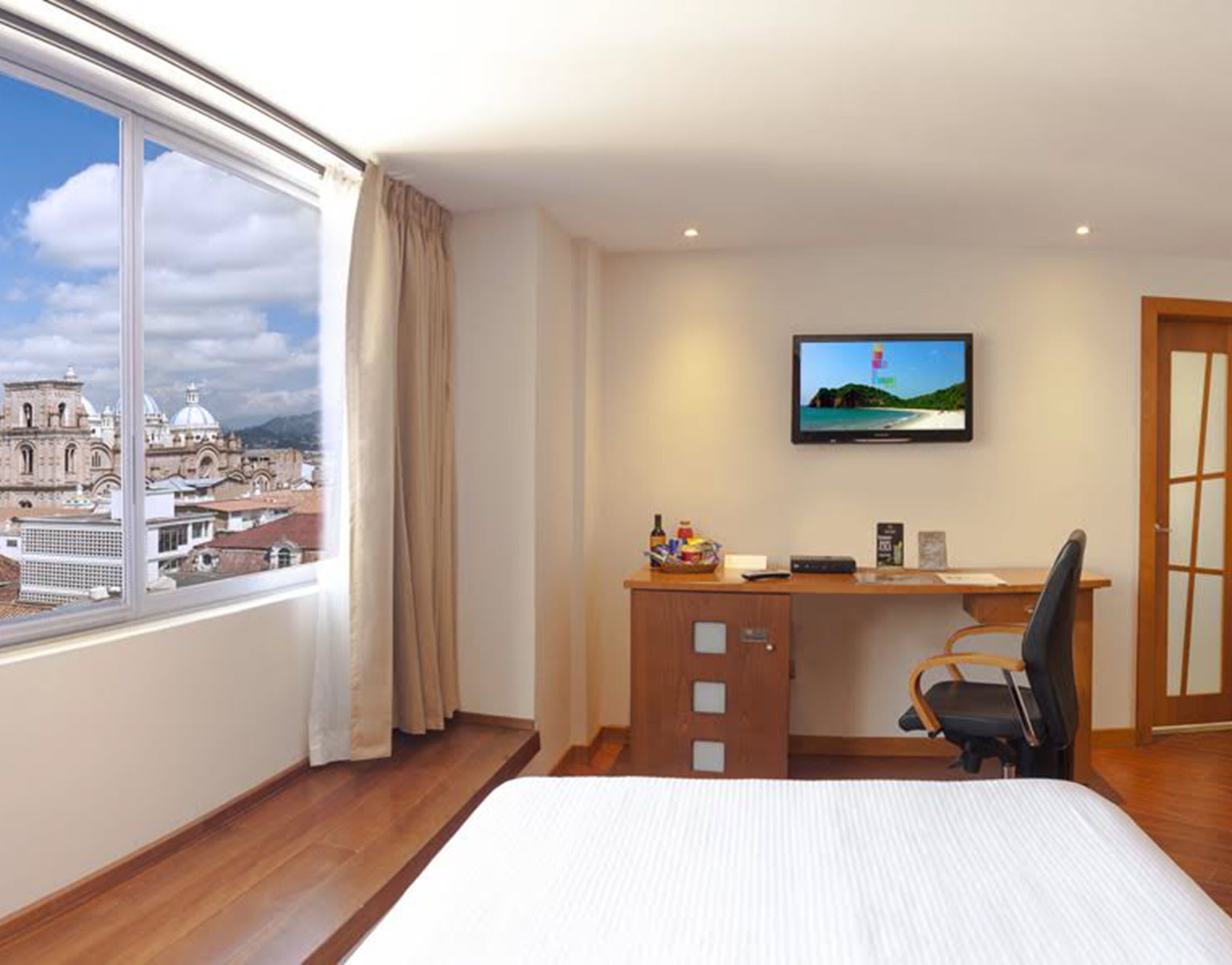 executive single room | premium bedding, memory-foam beds, minibar, in-room safe