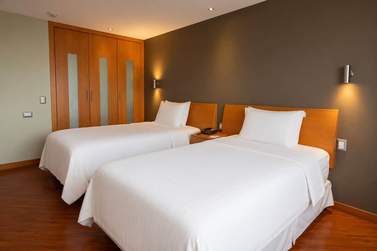 Chambre Standard avec lits jumeaux | Literie de qualité supérieure, couette en duvet d'oie