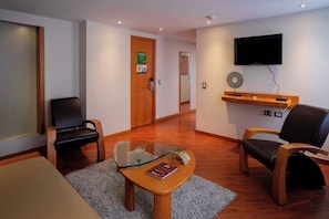 Executive Double Room | Premium bedding, memory foam beds, minibar, in-room safe