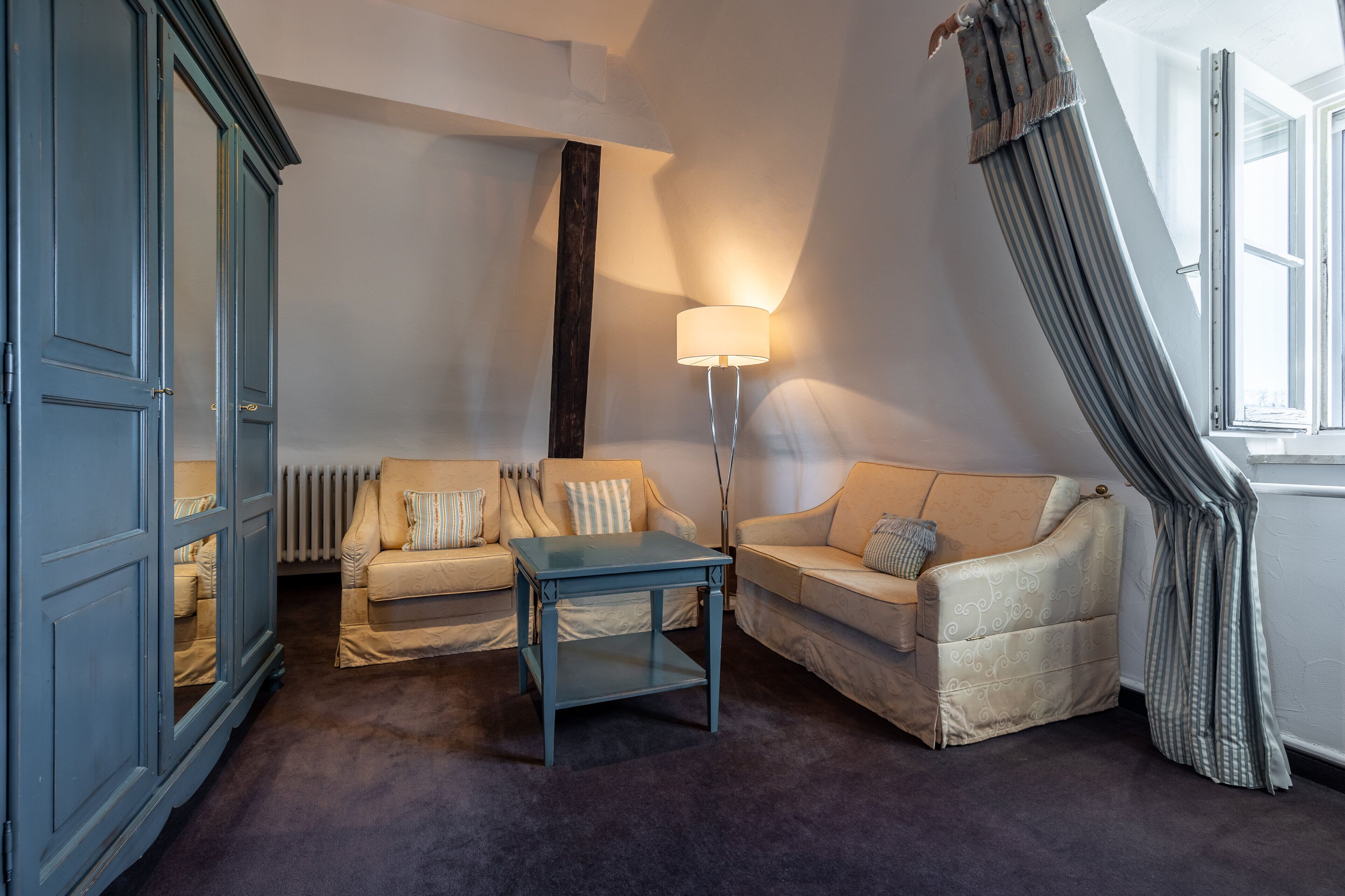 suite | 1 bedroom, hypo-allergenic bedding, down duvets, in-room safe