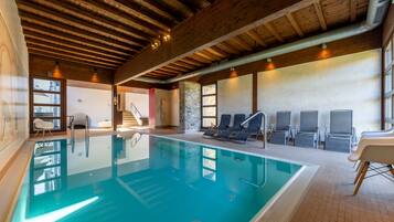 Indoor pool, pool loungers