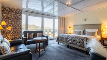 Allergikerbettwaren, Daunenbettdecken, Zimmersafe, Schreibtisch