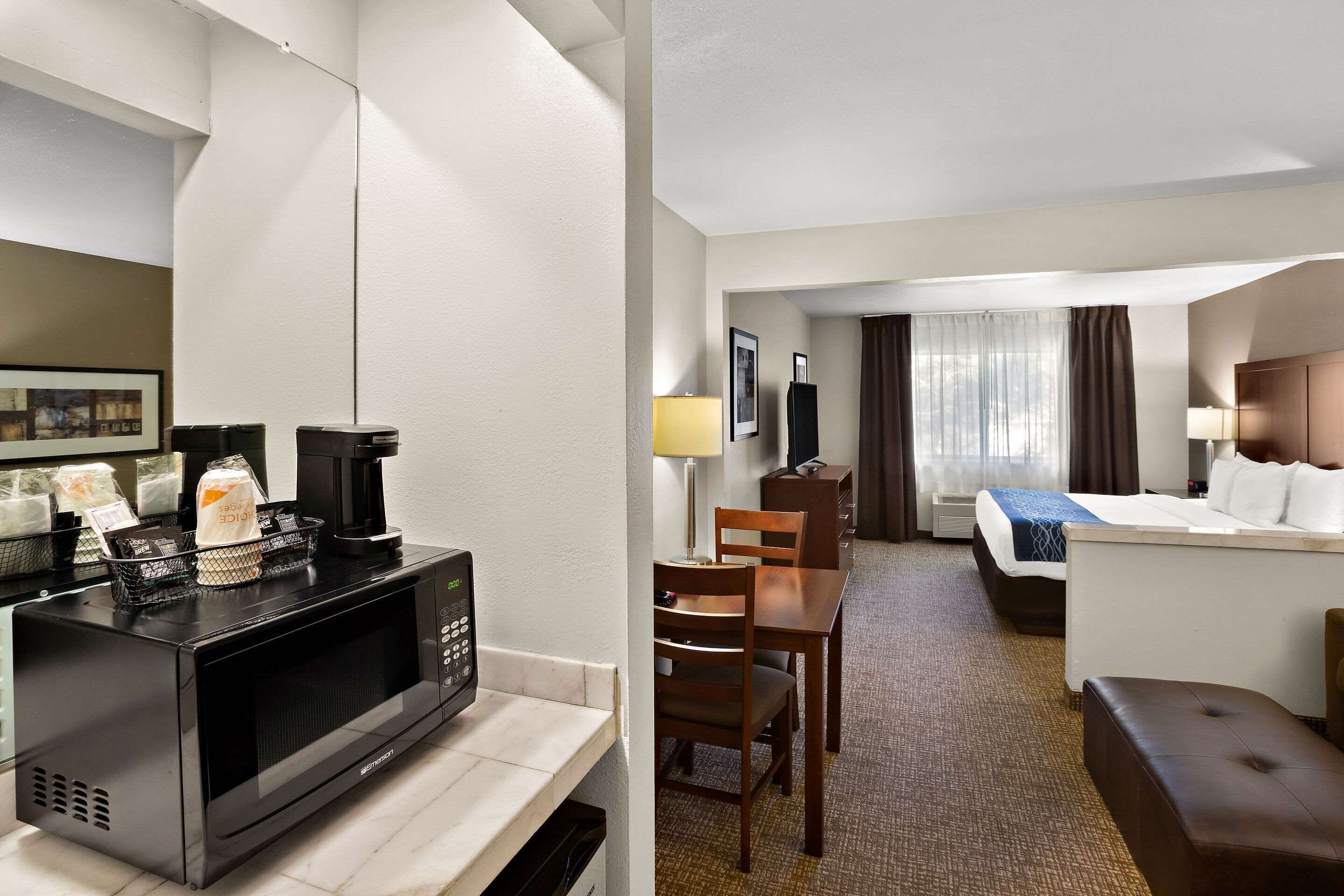 suite, 1 king bed with sofa bed | pillow-top beds, desk, blackout curtains, iron/ironing board