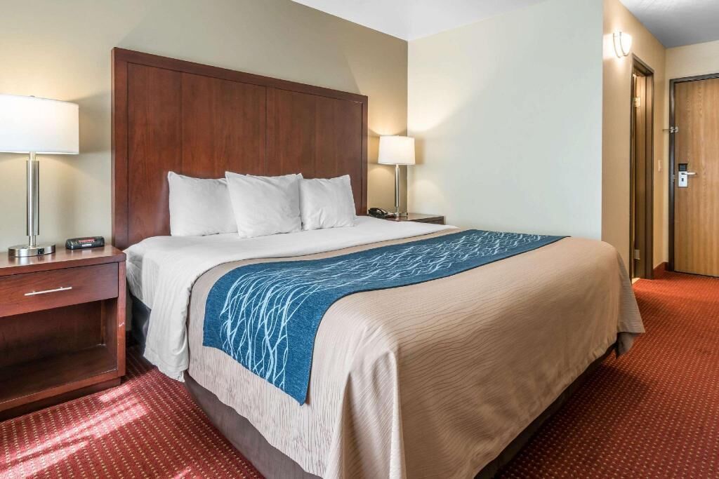Pillowtop beds, desk, blackout drapes, iron/ironing board