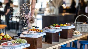 Daily buffet breakfast (DKK 180 per person)