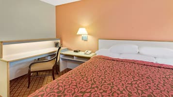 Habitación estándar, 1 cama de matrimonio grande | Escritorio, wifi gratis, ropa de cama y despertador