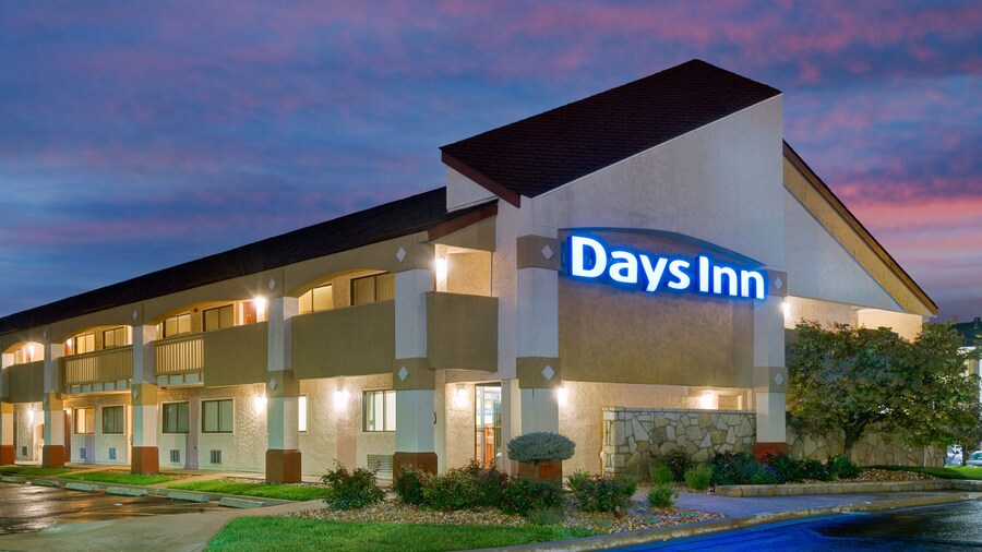 Days Inn by Wyndham Overland Park/Metcalf/Convention Center