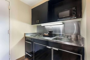 Room, 1 King Bed, Accessible, Non Smoking (Efficiency) | Desk, blackout curtains, iron/ironing board, free WiFi