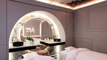 Couples treatment room(s), sauna, hot tub, steam room