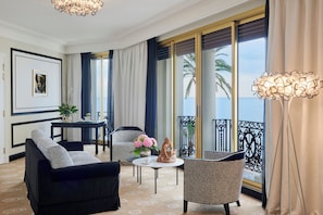 Junior Suite (Luxe) | Living area | 82-cm flat-screen TV with satellite channels, Smart TV