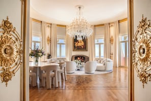 1 bedroom, Egyptian cotton sheets, premium bedding, minibar