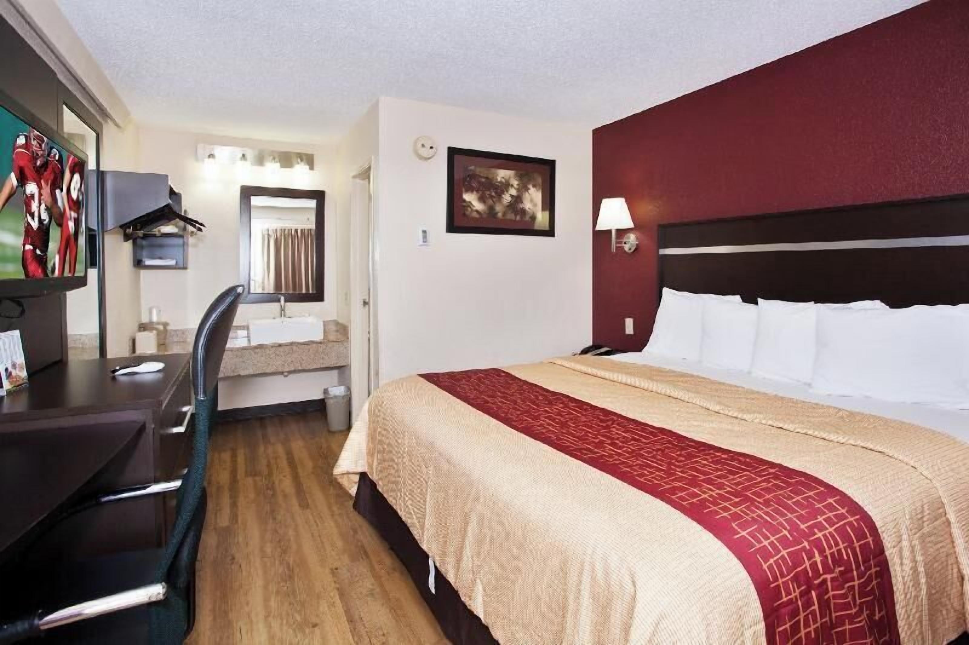 Free WiFi, bed sheets, alarm clocks