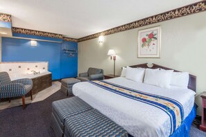 1 bedroom, premium bedding, desk, laptop workspace